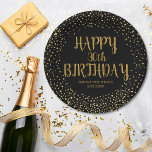 ハッピーバースデー金ゴールドグリッター任意の年カスタムのブラック ペーパープレート<br><div class="desc">大きな祝誕生日とおもしろい紙プレートは、金ゴールドグリッターの紙吹雪の輝きを強調した黒い背景にバースデーガール/少年の名前と誕生日の年を設定しフェイクた。おもしろいとフェスティバル – あらゆる誕生祝いに最適。</div>