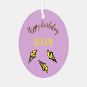 ハッピーバースデー黄色のアイスクリームを紫に メタルオーナメント (正面左)