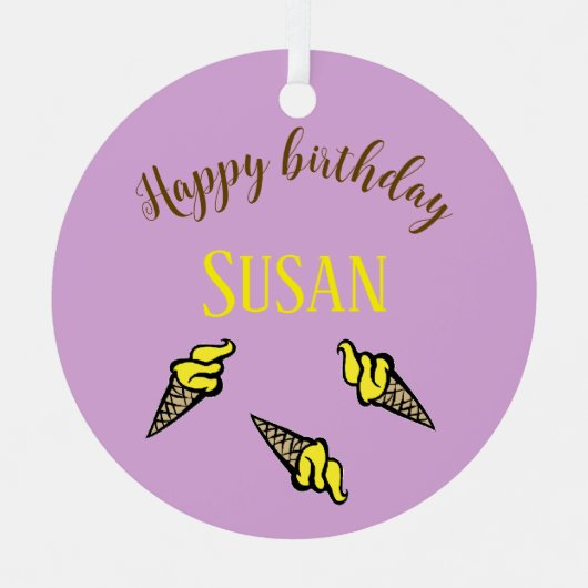 ハッピーバースデー黄色のアイスクリームを紫に メタルオーナメント (正面)