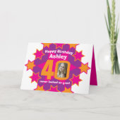 ハッピーバースデー40ピンクスター名前をカスタムすると写真 カード (正面)