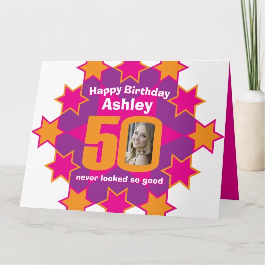 ハッピーバースデー50ピンクスター名前をカスタムすると写真 カード (正面)