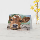 ハッピーバースデー | かわいい子牛 カード (黄色い花)