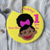 ハッピーバースデー!可愛いアフロ・プフ・ヘアガール 缶バッジ (インサイチュ)