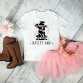 ハッピーバースデー！1歳の女の子がかわいい牛の誕生日 ベビーTシャツ