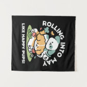 ハッピーパピー転がズ・トゥ・メイ – かわいいドッグアート タペストリー (正面(横))