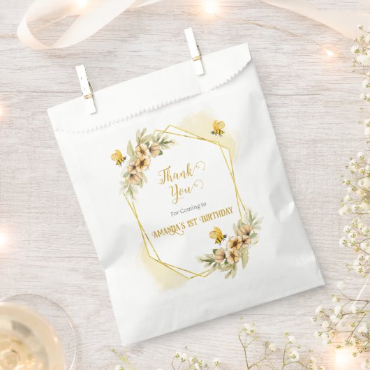 ハッピービーデー水彩誕生日パーティーギフトと フェイバーバッグ (クリップ留めされた状態)