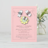 ハッピービーファミリーカップルが女の子のためにベビーシャワーを浴びる 招待状 (スタンド正面)