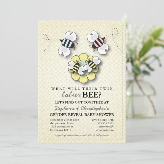 ハッピービーファミリー双子のジェンダーリビールベビーシャワー 招待状 (スタンド正面)