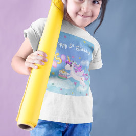 ハッピーファイブ誕生日ユニコーンとお誕生日ケーキ Tシャツ