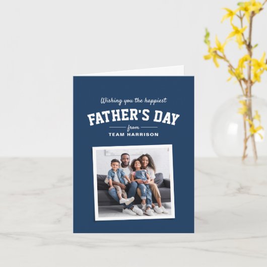 ハッピーファーザーズ・デイのスポーティな1枚のネイビーブルー カード (黄色い花)