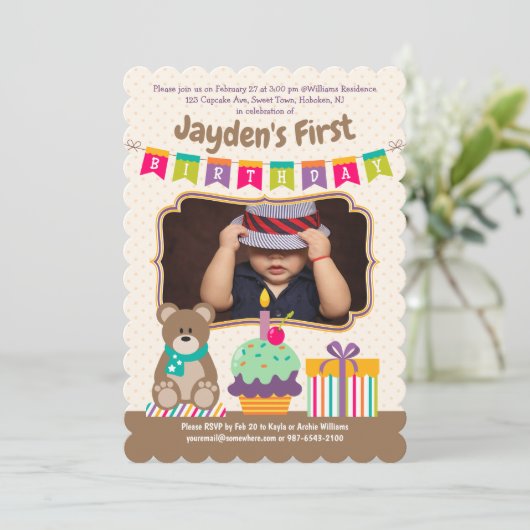 ハッピーファーストバースデーテディベアカップケーキバンティング写真 招待状 (スタンド正面)