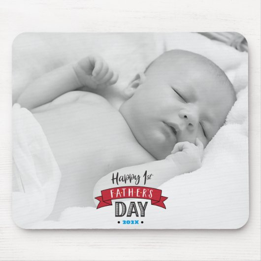 ハッピーファーストファーズデイレッドバナーはっきりしたタイポグラフィ マウスパッド (正面)