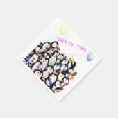 ハッピーペンギンパーティー漫画スケッチ – かわいいおもしろい スタンダードカクテルナプキン (角)