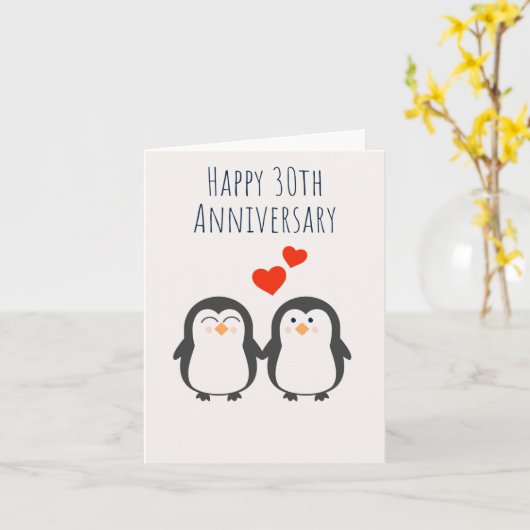 ハッピーペンギン30周年記念かわいいカップルのカード カード (黄色い花)