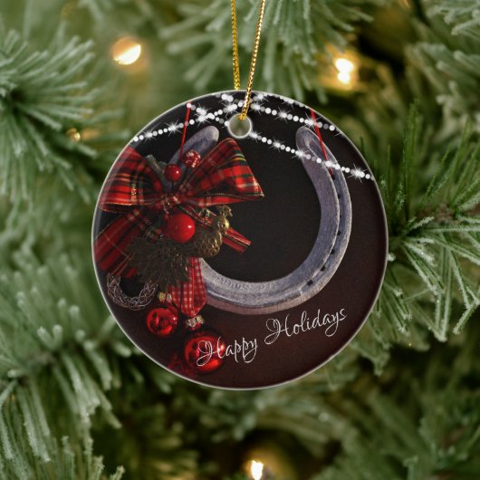 ハッピーホリデパーソナライズされたーズホースシュークリスマス セラミックオーナメント (ツリー)