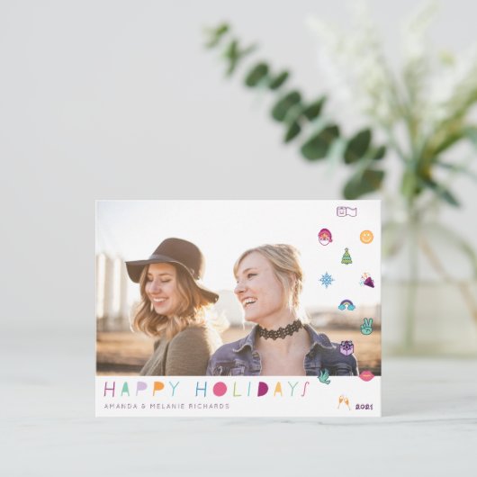 ハッピーホリデーズおもしろいクリスマス絵文字ファミリー写真 ポストカード (スタンド正面)