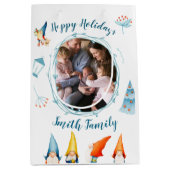 ハッピーホリデーズクリスマス抱き枕と小人 ミディアムペーパーバッグ (正面)