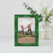 ハッピーホリデーズファミリーフォトグリーンタータンチェックスタイル ポストカード (スタンド正面)