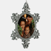 ハッピーホリデーズファミリーフォト スノーフレークピューターオーナメント (左)