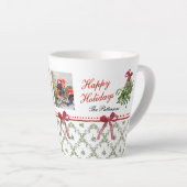 ハッピーホリデーズミスタントーレッドボウファミリーフォト カフェラテマグ (右アングル)