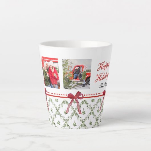 ハッピーホリデーズミスタントーレッドボウファミリーフォト カフェラテマグ (正面)