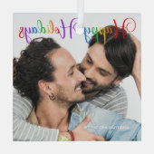 ハッピーホリデーズレインボーゲイカップル写真クリスマス ガラスオーナメント (裏面)