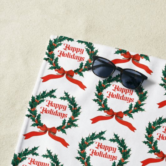 ハッピーホリデーズヴィンテージホリークリスマスリース ビーチタオル (インサイチュ)