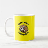 ハッピーホリデー静かラクーン:夜、眠い夜 コーヒーマグカップ (左)