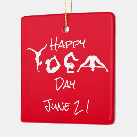 ハッピーヨガデイオーナメントと名前 セラミックオーナメント (左)