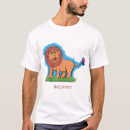 ハッピーライオンと蝶の漫画イラストレーション Tシャツ (正面)