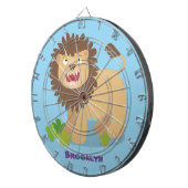 ハッピーライオンの轟音の漫画イラストレーション ダーツボード (正面右)