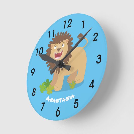 ハッピーライオンの轟音の漫画イラストレーション ラウンド壁時計 (傾斜)