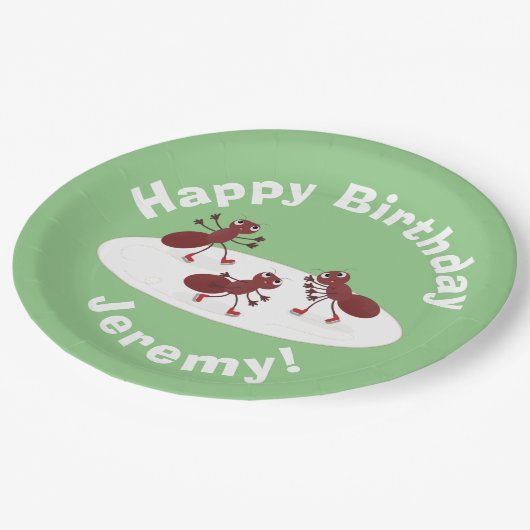 ハッピーレッドアリ氷スケートで滑る漫画 ペーパープレート (アングル)