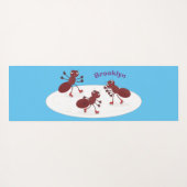 ハッピーレッドアリ氷スケートで滑る漫画 ヨガマット (裏面(横))