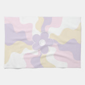 ハッピーレトロデイジー – パステルピンク、イエロー、パープル キッチンタオル (横)