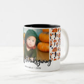 ハッピー感謝祭オレンジのキノコ秋写真 ツートーンマグカップ (正面右)