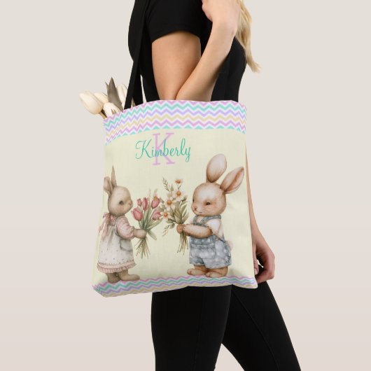 ハッピー春!男の子と女の子バニーウサギと花 トートバッグ (クローズアップ)