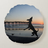 ハッピー踊りドッグズオンビーチ ラウンドクッション (正面)