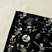 ハッピー踊りボーン ビーチタオル (インサイチュ)