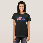 ハッピー退役軍人日アメリカ合衆国退役軍人と米国国旗 Tシャツ (正面フル)