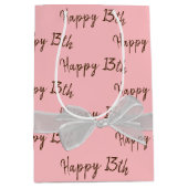 ハッピー13誕生日ボウオンピンクミディアム抱き枕 ミディアムペーパーバッグ (正面)