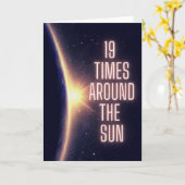 ハッピー19誕生日ユニバースサングリーティングカード カード (黄色い花)