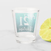 ハッピー21歳の誕生日の法的な飲み年齢グリッター ショットグラス (裏面)