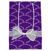 ハッピー50誕生日ホワイトボウオンパープル ミディアムペーパーバッグ (裏面)