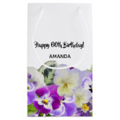 ハッピー60誕生日スミレ色のパンジー スモールペーパーバッグ (裏面)