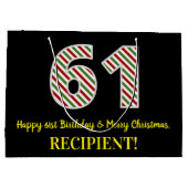 ハッピー61誕生日&メリークリスマス、名前をカスタムする ラージペーパーバッグ (裏面)