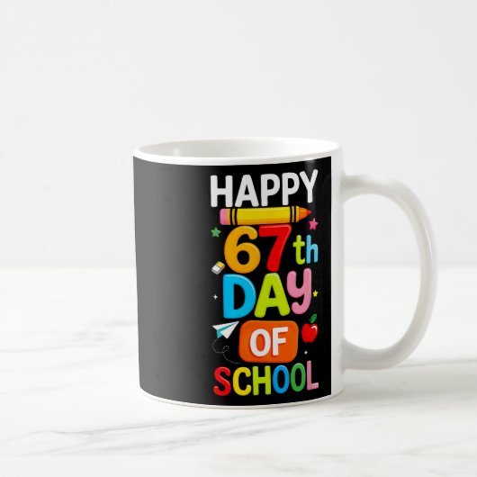 ハッピー67日目の学校の先生の子供達 6 7歳 六 七 コーヒーマグカップ (右)