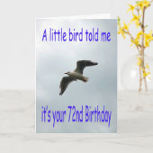 ハッピー72番誕生日飛んでいるカモメ カード (黄色い花)