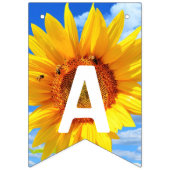 ハッピー・ビットデー – ひまわりと蜂が青空に バンティングフラッグ (第3の旗)