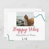 ハッピー ヴァイブス ホリデー カップル名 日付 結婚式 赤 シーズンポストカード (正面/裏面)